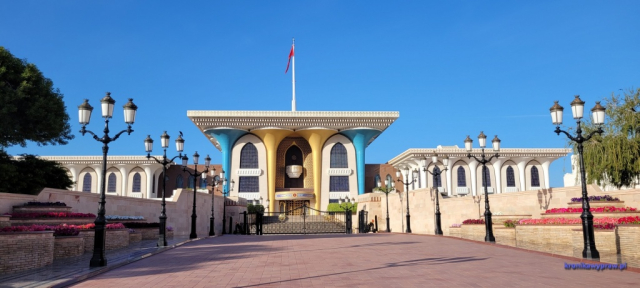Oman112